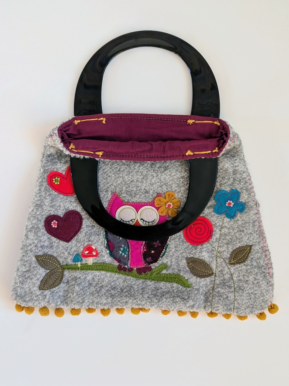 Natural Life Gray Owl Appliqué Clutch Bag with Black Handles - Picture 4 of 8